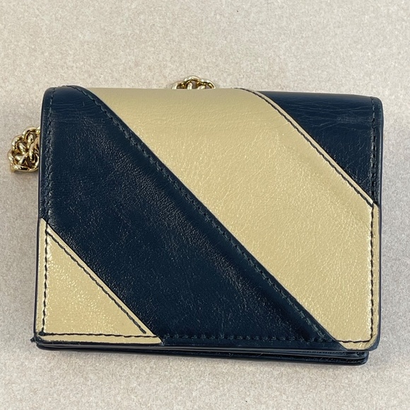 GUCCI Calfskin Diagonal Striped Zumi Chain Wallet - Black Beige - Preloved - Picture 2 of 15